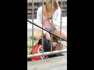 Hatalmas, vad feketék dúdolják a 40 éves anya lanya leszbi szukát, Melissa Lynn-t